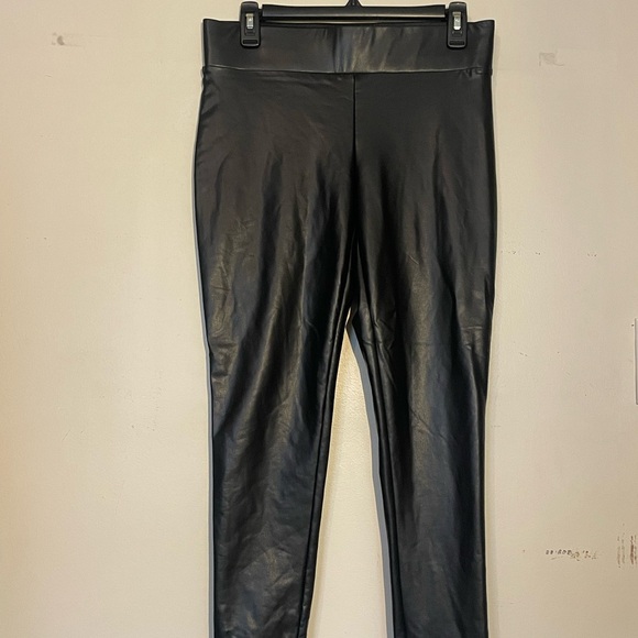 Loft Black Faux Leather Leggings size MP “high rise legging petite” inseam 25” - Picture 1 of 9
